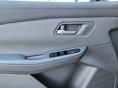 2026 Nissan LEAF Platinum+