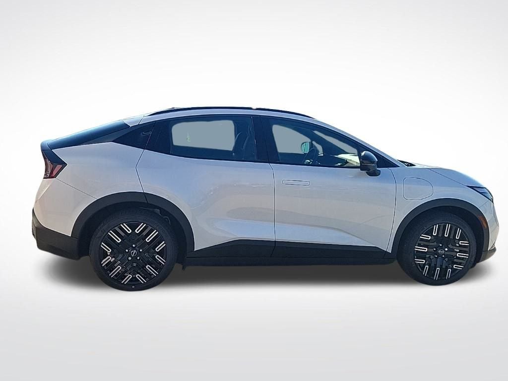 2026 Nissan LEAF Platinum+