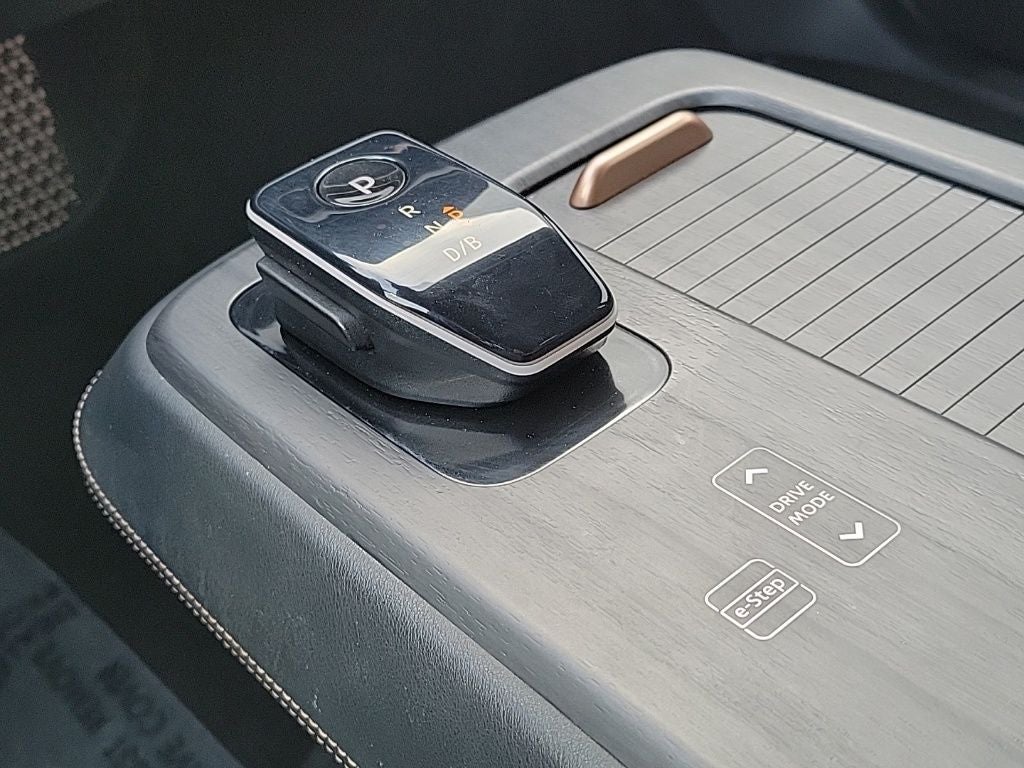 2023 Nissan Ariya VENTURE+