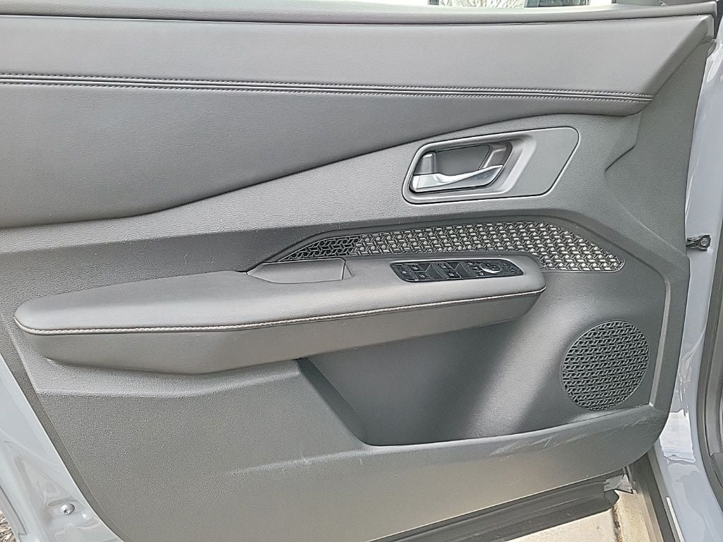 2023 Nissan Ariya VENTURE+