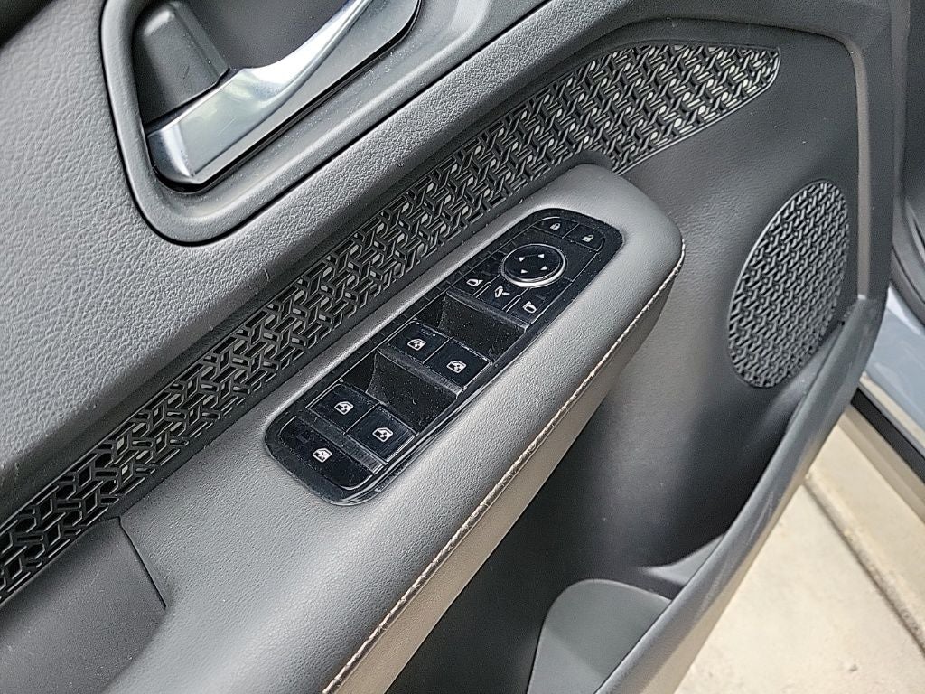 2023 Nissan Ariya VENTURE+