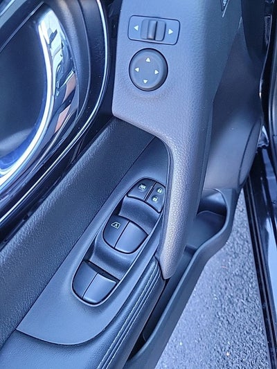 2022 Nissan Rogue Sport SV