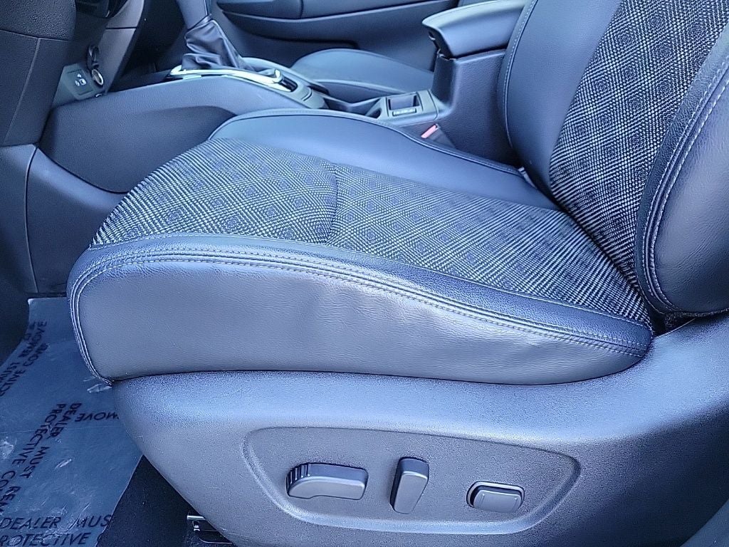 2022 Nissan Rogue Sport SV