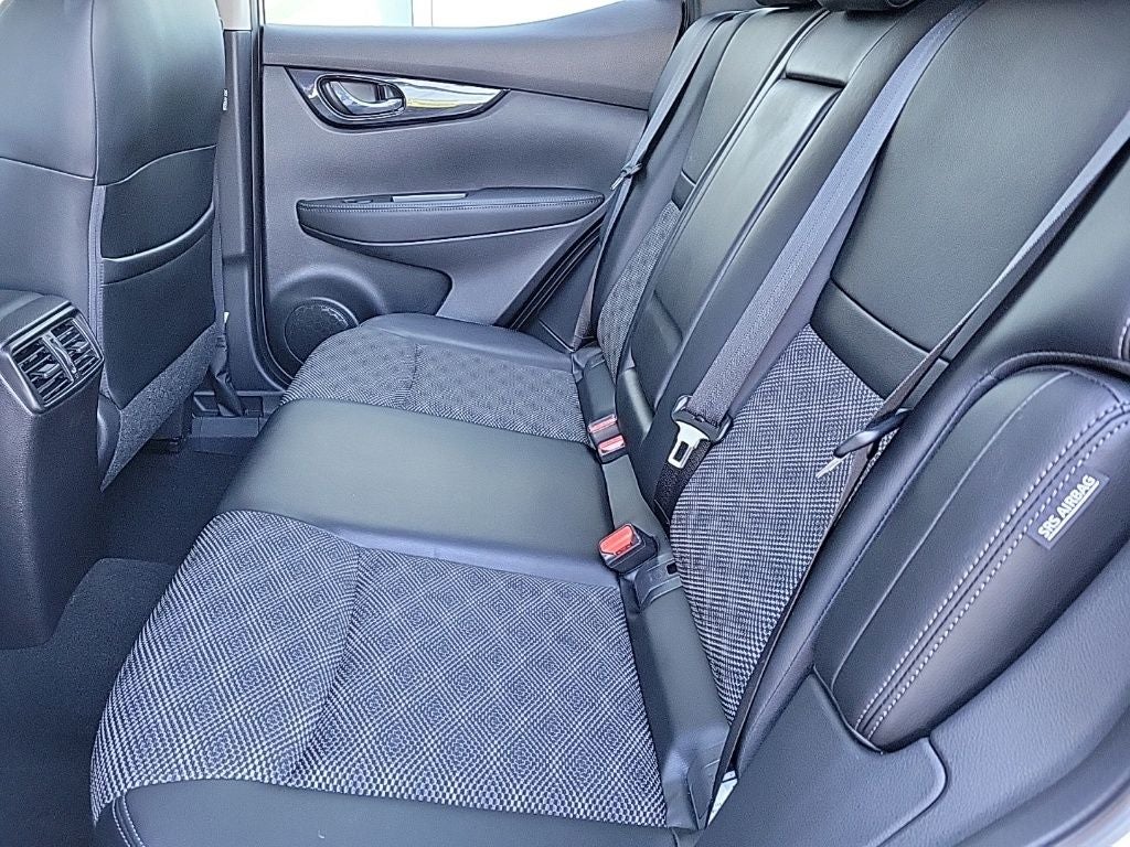 2022 Nissan Rogue Sport SV