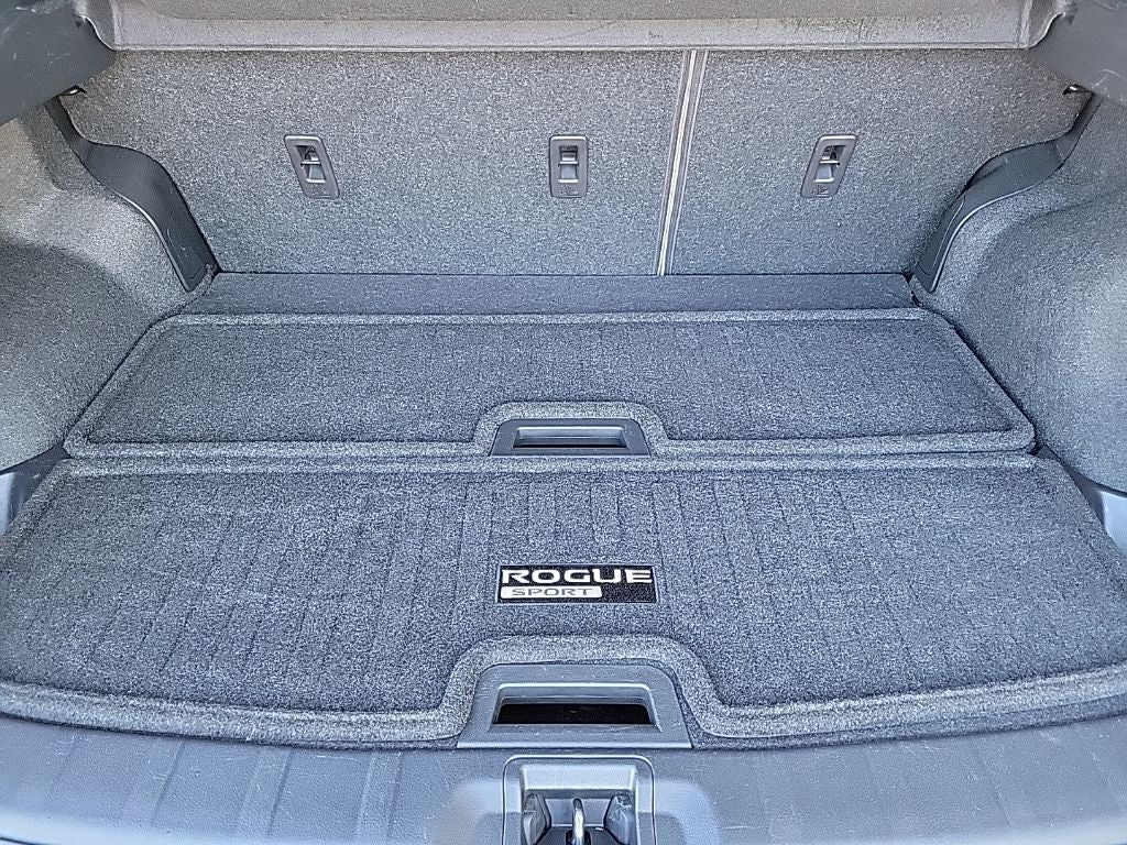 2020 Nissan Rogue Sport SV