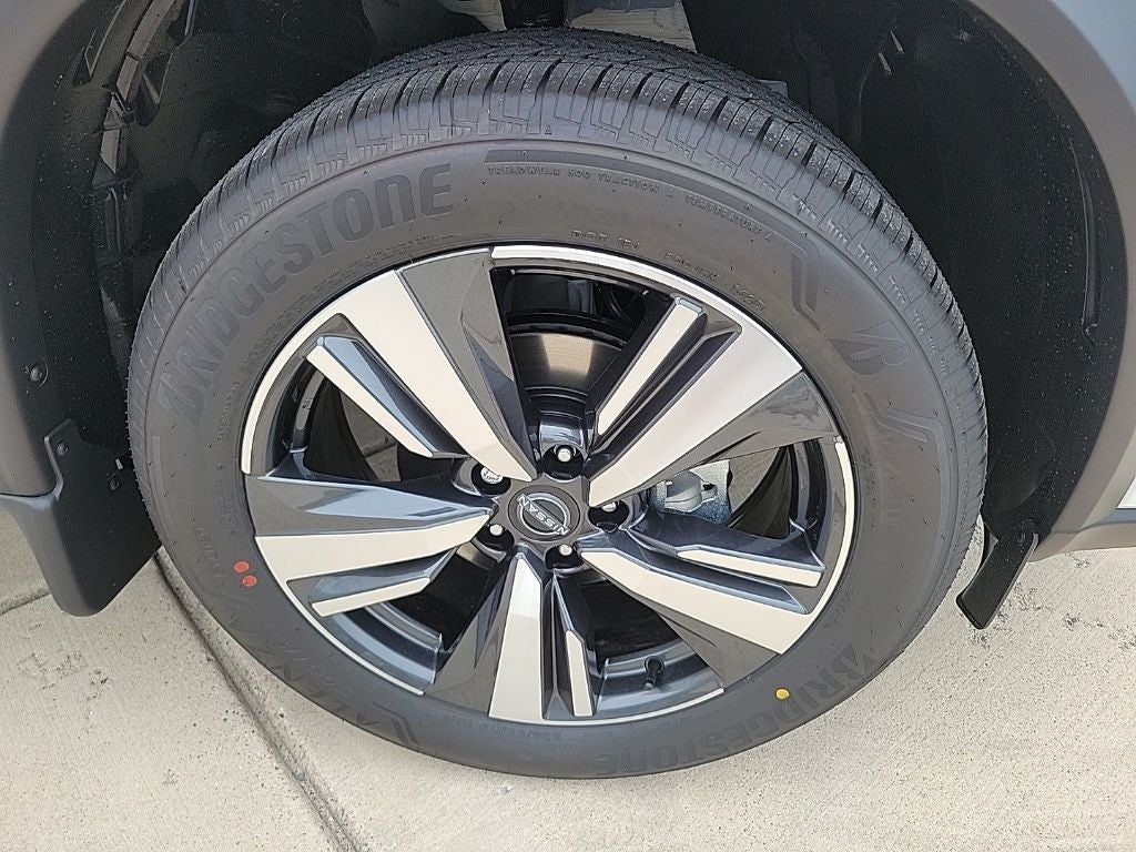 2025 Nissan Rogue SL