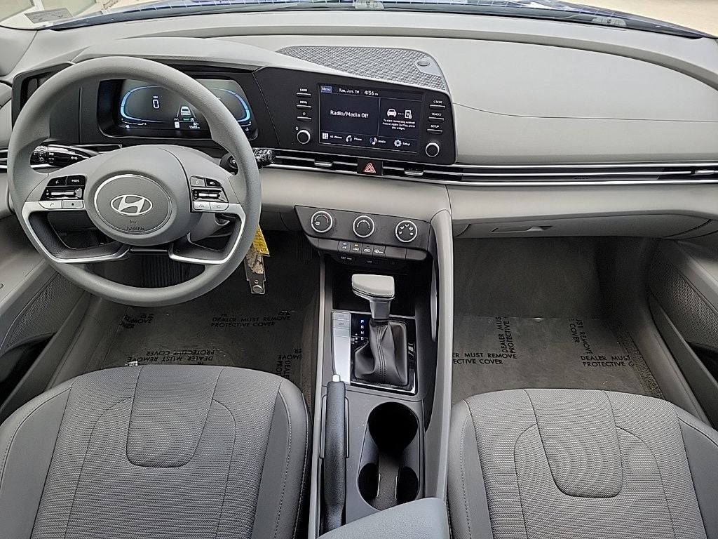 2024 Hyundai Elantra SE