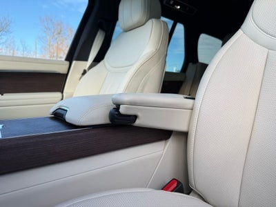 2025 Land Rover Range Rover SE