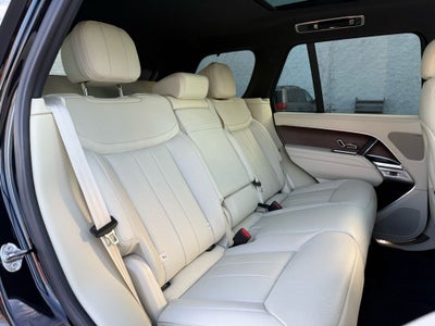 2025 Land Rover Range Rover SE