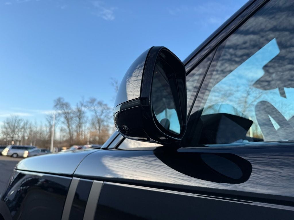 2025 Land Rover Range Rover SE