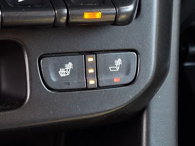 2022 GMC Canyon 4WD AT4 w/Leather