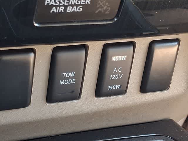 2015 Nissan Titan SV