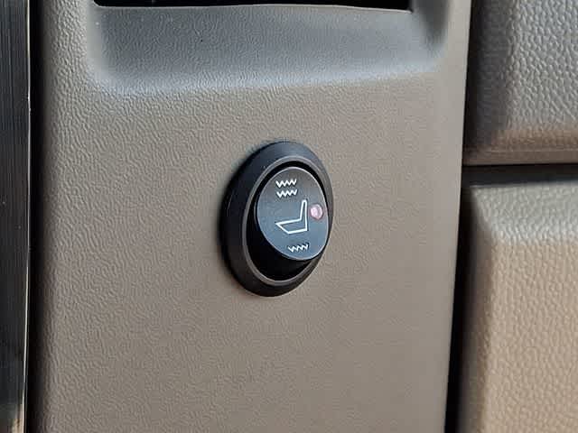 2015 Nissan Titan SV