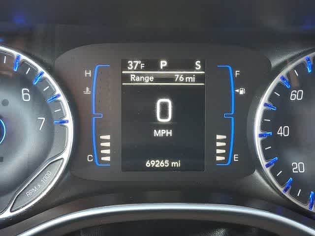 2023 Chrysler Voyager LX