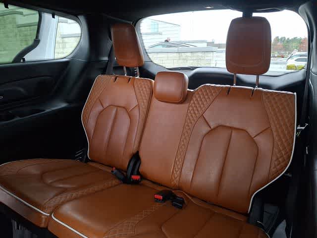 2024 Chrysler Pacifica Hybrid Pinnacle