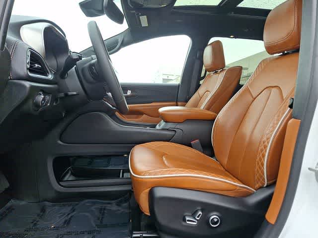 2024 Chrysler Pacifica Hybrid Pinnacle