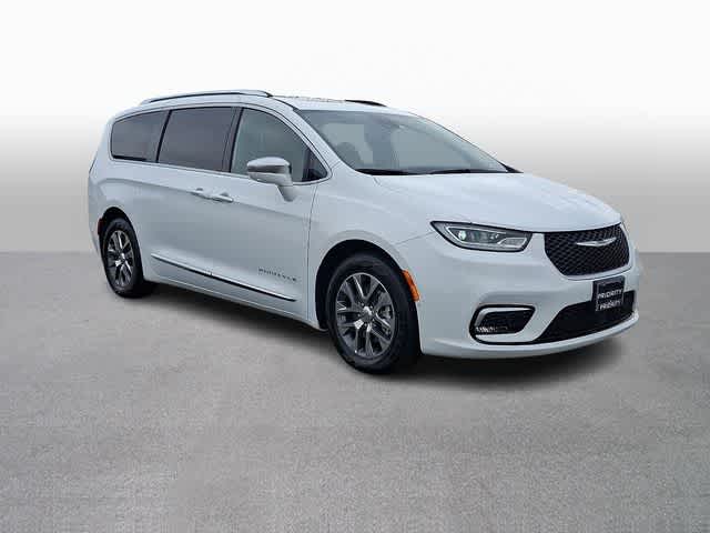 2024 Chrysler Pacifica Hybrid Pinnacle