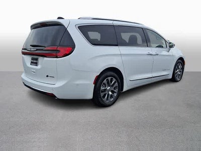 2024 Chrysler Pacifica Hybrid Pinnacle
