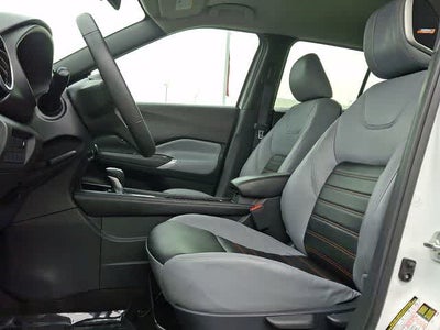 2022 Nissan Kicks SR