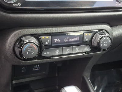 2022 Nissan Kicks SR