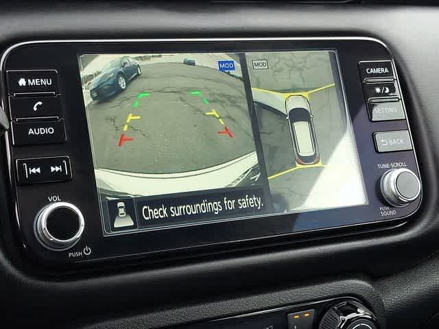 2022 Nissan Kicks SR