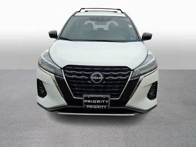 2022 Nissan Kicks SR