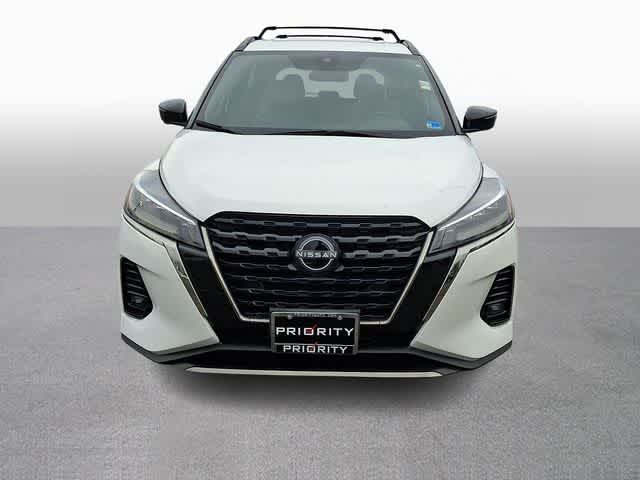 2022 Nissan Kicks SR