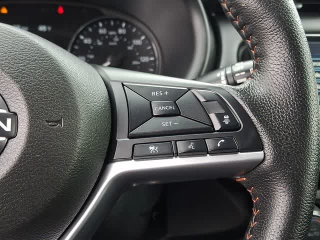 2022 Nissan Kicks SR