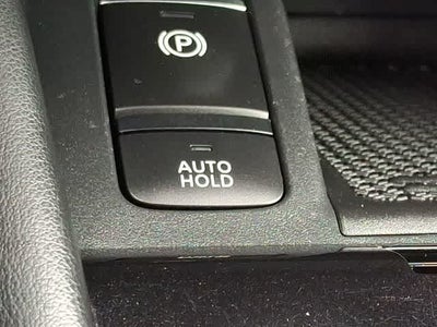 2022 Nissan Kicks SR