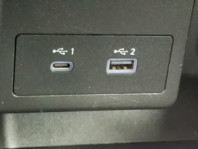 2022 Nissan Kicks SR