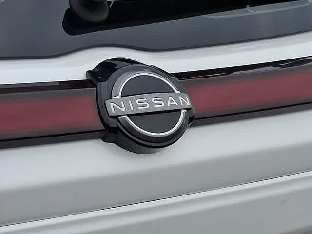2022 Nissan Kicks SR
