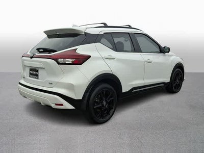 2022 Nissan Kicks SR