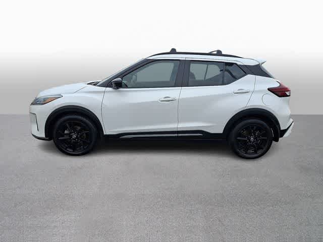 2022 Nissan Kicks SR