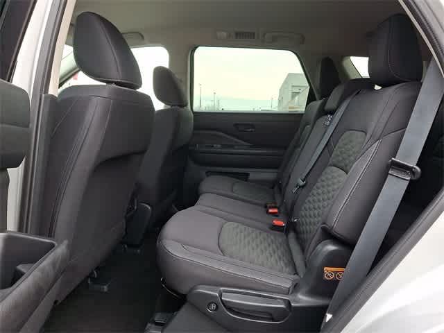 2024 Nissan Pathfinder S