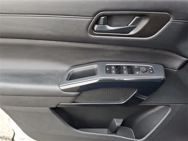 2024 Nissan Pathfinder S