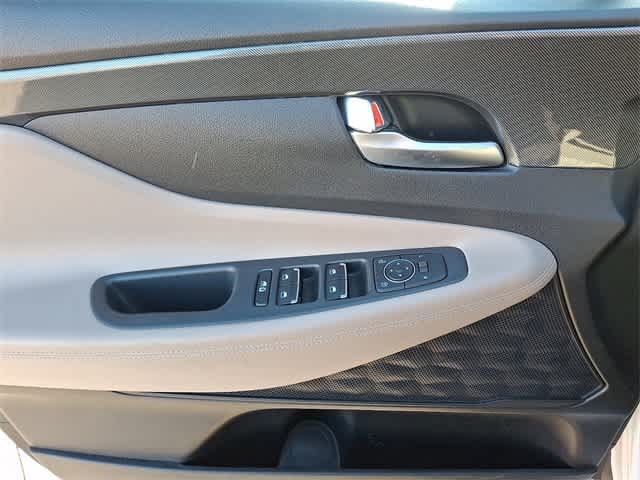 2022 Hyundai Santa Fe SE