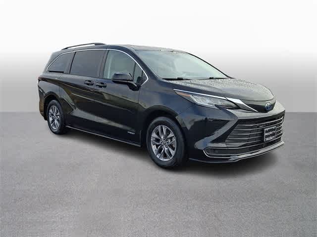 2021 Toyota Sienna LE