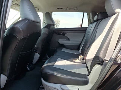 2020 Toyota Highlander LE