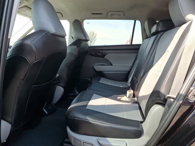 2020 Toyota Highlander LE