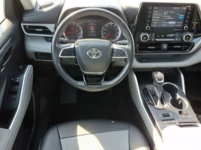 2020 Toyota Highlander LE