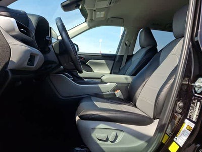 2020 Toyota Highlander LE