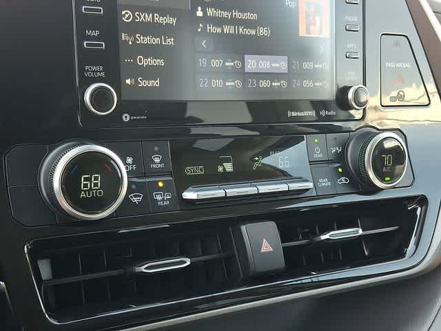 2020 Toyota Highlander LE