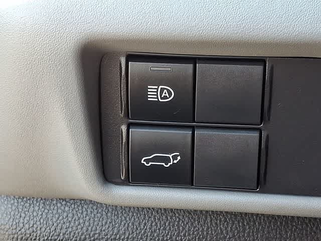 2020 Toyota Highlander LE