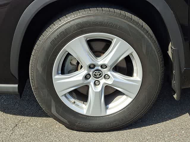 2020 Toyota Highlander LE