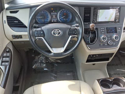 2019 Toyota Sienna XLE