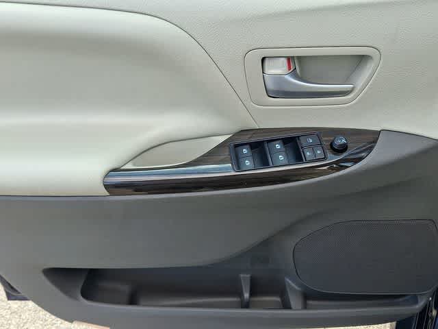 2019 Toyota Sienna XLE