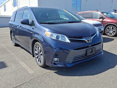 2019 Toyota Sienna XLE