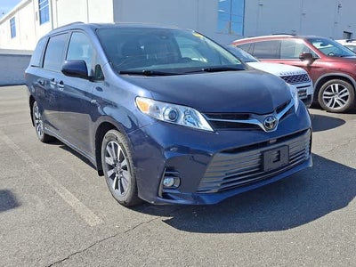 2019 Toyota Sienna XLE