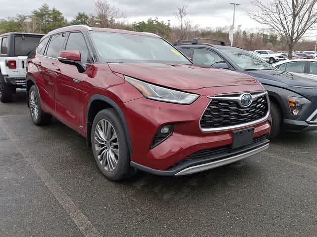 2021 Toyota Highlander Hybrid Platinum