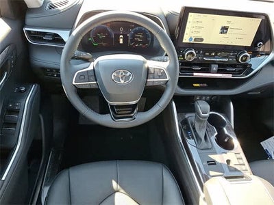 2026 Toyota Highlander Hybrid Platinum